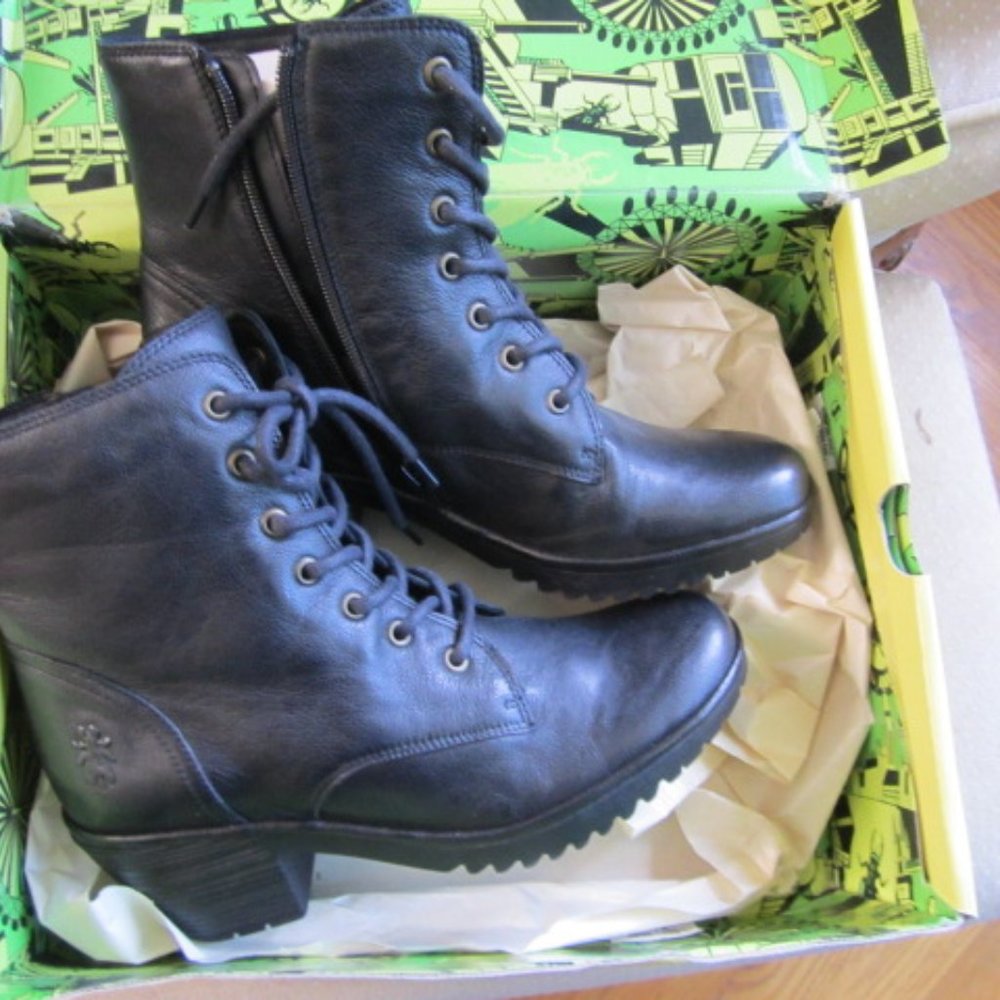 NEW FLY LONDON HEEL BOOTS ~ ZIP OR TIE !!